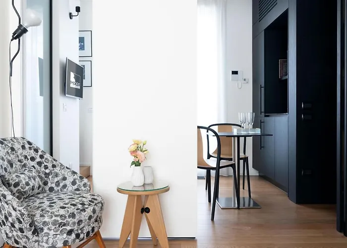 Bmore Duomo - Luxury Near Duomo Apart Otel Milano