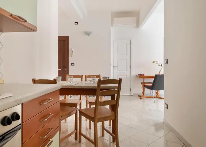 Guesthost - Stazione Cozy And Functional Flat *