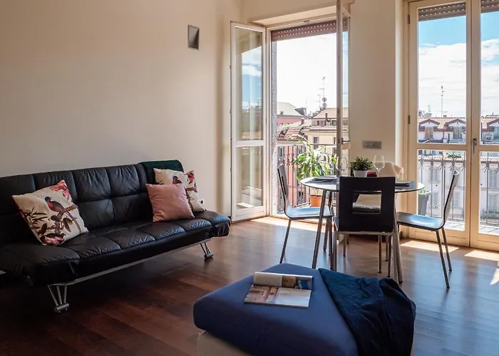 The Rent - Bright Two-bedroom In De Amicis * 米兰