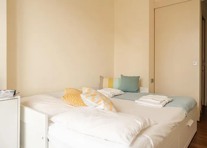 The Rent - Bright Two-bedroom In De Amicis * מילאנו