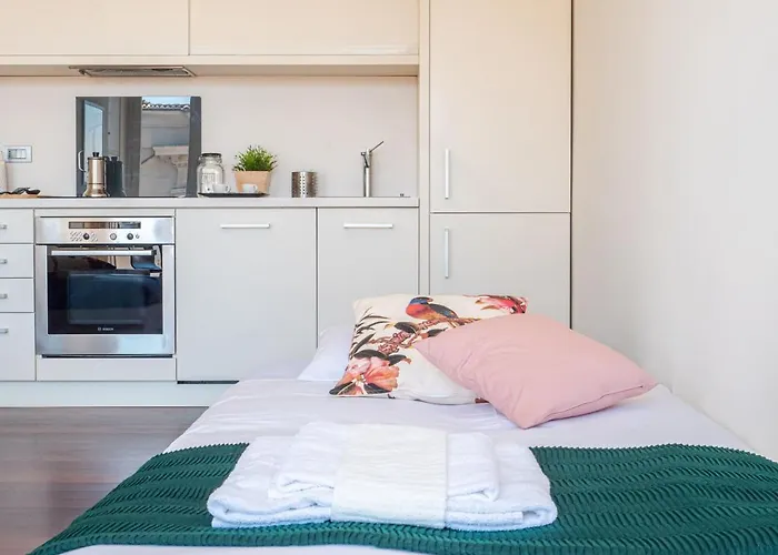 The Rent - Bright Two-bedroom In De Amicis * 米兰