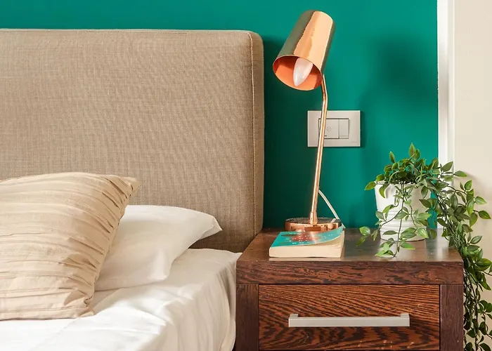The Rent - Bright Two-bedroom In De Amicis דירה