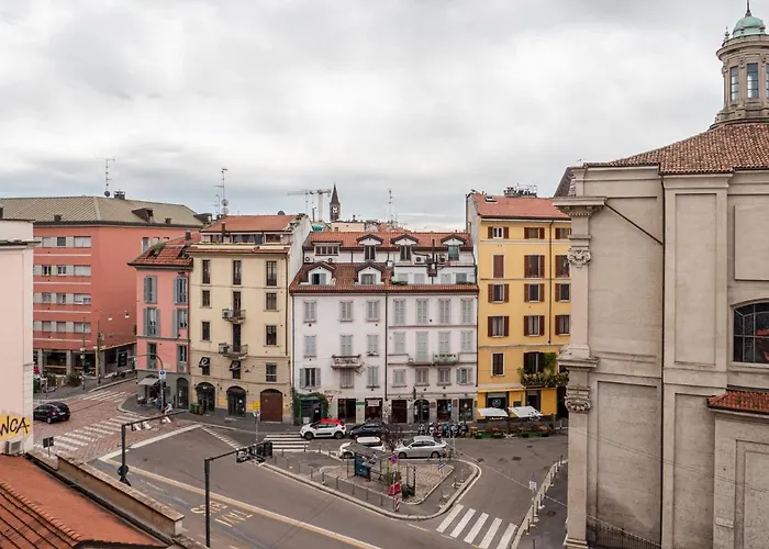 The Rent - Bright Two-bedroom In De Amicis شقة ميلان