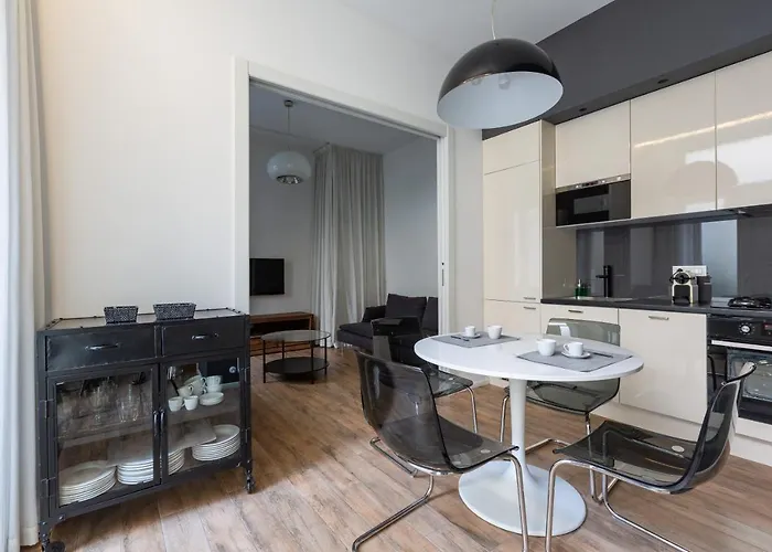 Апартаменты Easytopstay - Tricolore Modern And Cozy *