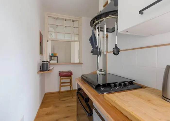 Guesthost - Life & Mico Cosy And Functional *