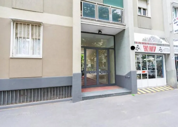 Guesthost - Life & Mico Cosy And Functional 米兰