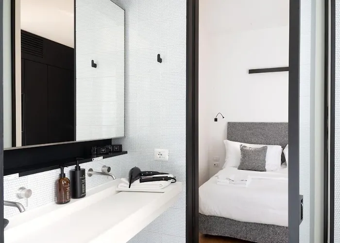 Bmore Duomo - Luxury Near Duomo Apart Otel Milano