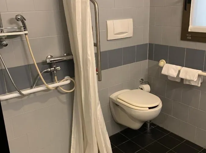 勒尔蒂住宅酒店 4*