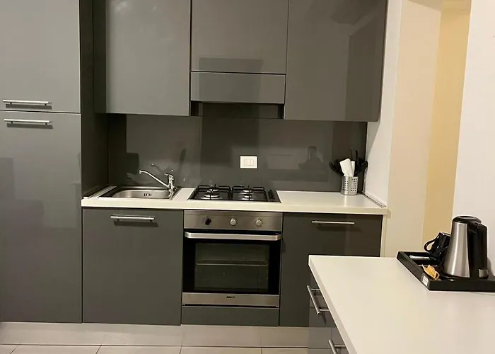 Easy - And Navigli 3* Milano