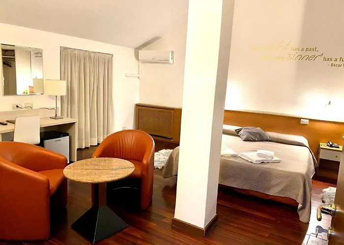 Отель Ares Милан