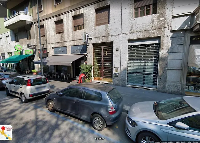 Due Passi Da Stazione Coffee + Wifi 아파트 *