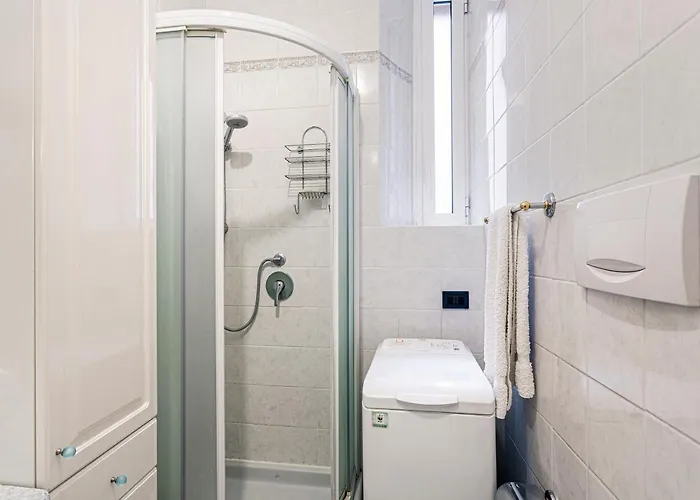 Hostmate - - Via Rovereto *