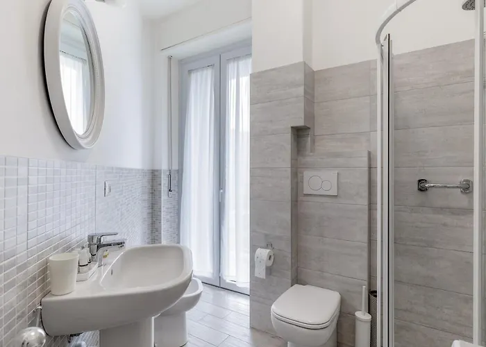 Piazza De Angeli M1 Comfortable Flat With Balcony *