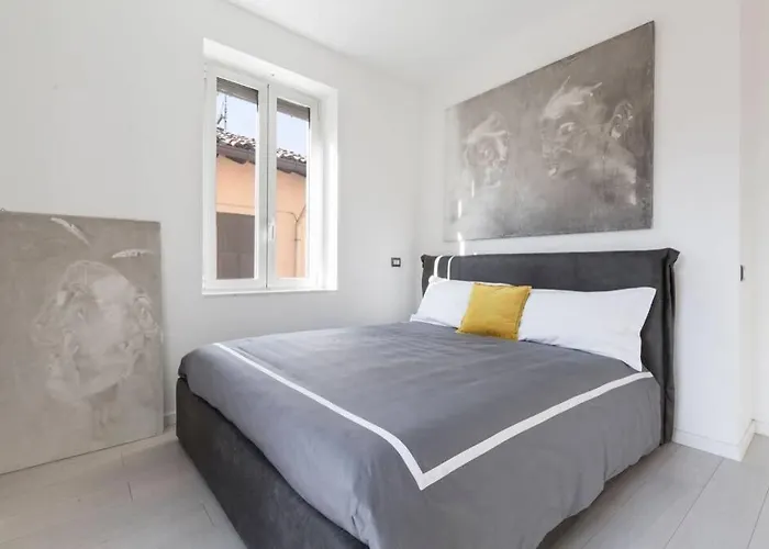 Unique 4 Storey House On Naviglio 4bd, 4bt Apartmán