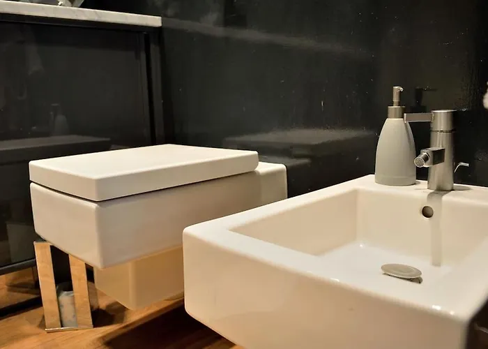 Youhosty - Del Lauro 6 Milaan