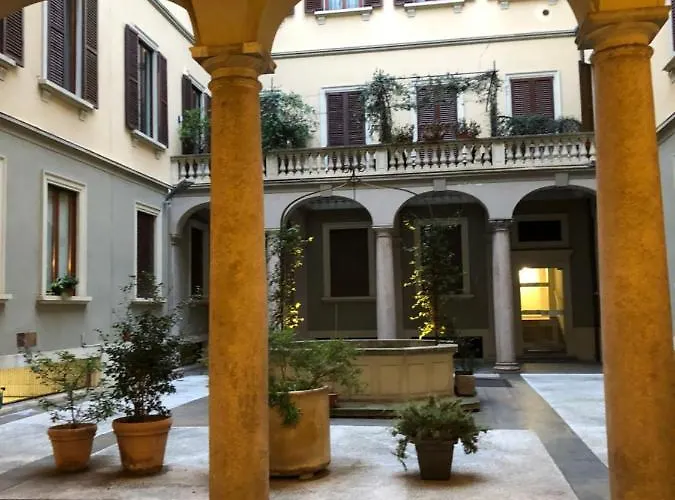 Youhosty - Del Lauro 6 * Milaan