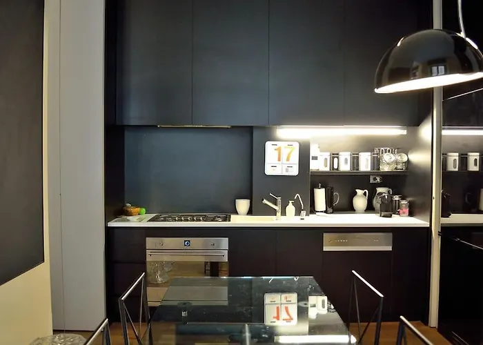 Youhosty - Del Lauro 6 *