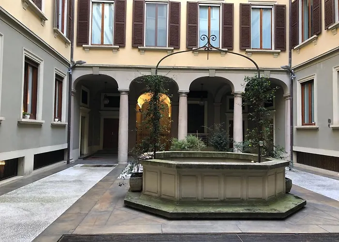 Youhosty - Del Lauro 6 *