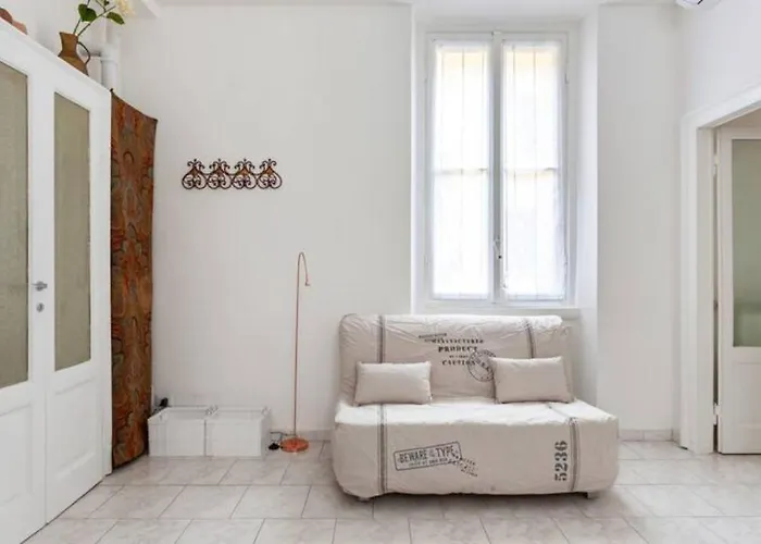 Isola And Zara Comfortable Milán