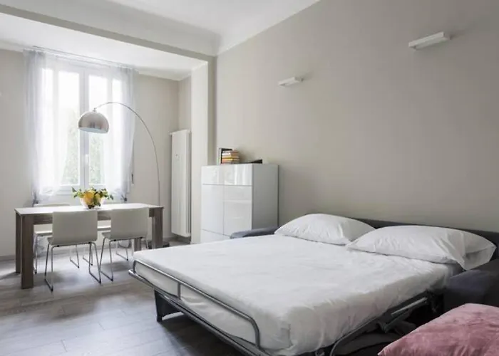 Citta Studi Bright And Stylish Flat With Balcony アパート *