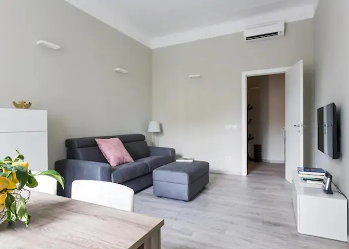 Citta Studi Bright And Stylish Flat With Balcony アパート