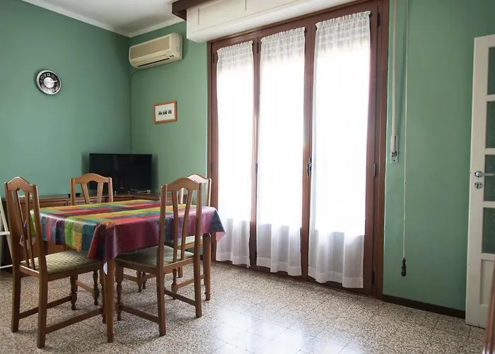 Youhosty - Suzzani 269 * Μιλάνο