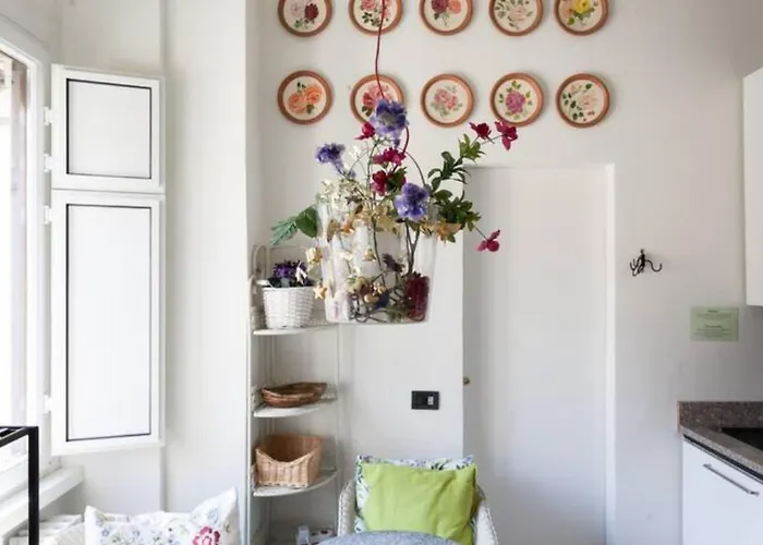 Guesthost - Porta Ticinese Balcony Milan