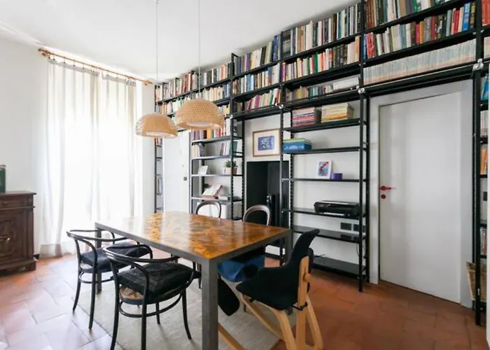 Guesthost - Porta Ticinese Balcony * Milan