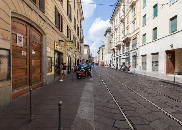 Guesthost - Porta Ticinese Balcony * Milano