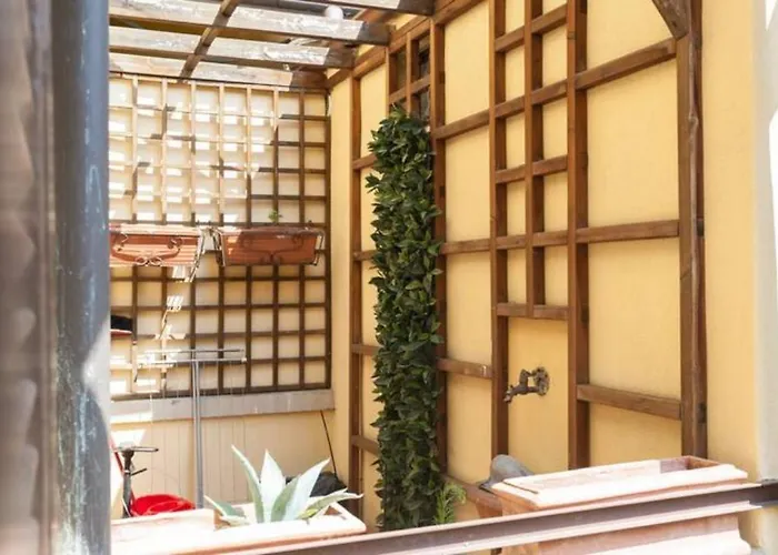 Guesthost - Porta Ticinese Balcony Milan