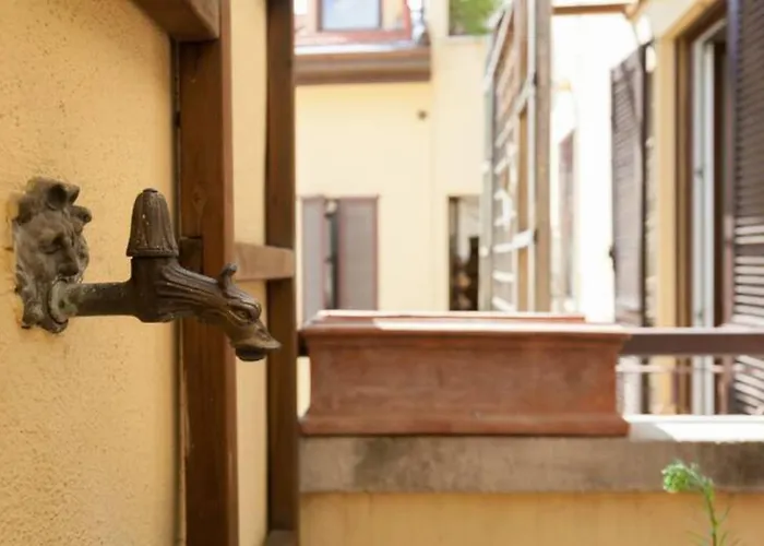 Apartment Guesthost - Porta Ticinese Balcony