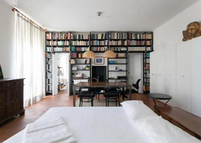 Guesthost - Porta Ticinese Balcony Apartment