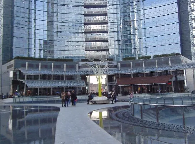 King's House Bosco Verticale Unicredit Tower Gaeaulenti Milan