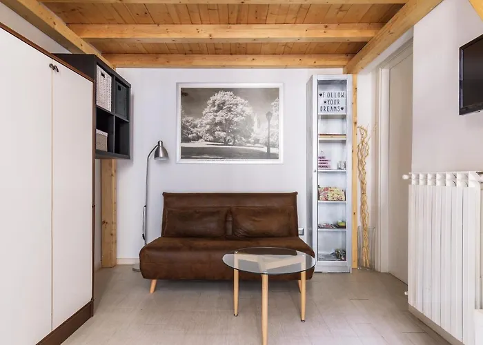 Charming Nest In The Heart Of Milano-isola Apartment