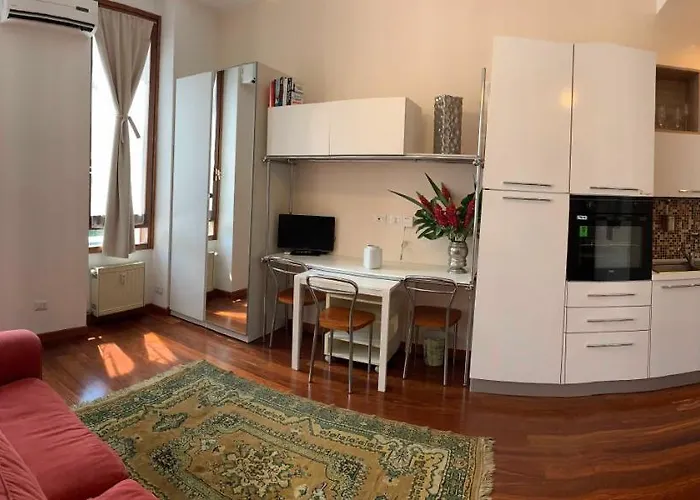 Bilocale Appena Ristrutturato - Stazione 米兰