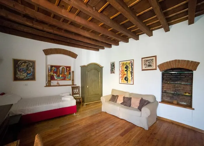 Appartement Hbhall Navigli 2 *