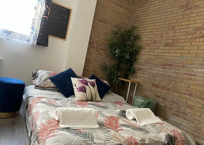 Charming Elise- Close To Station Apartmán