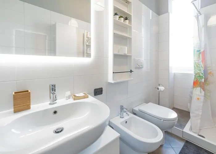 Guesthost - Isola District & Istria M5 Apt! * Mediolan