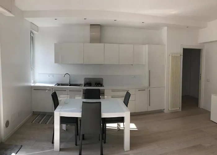 Bright & Spacious Near Navigli - Ponti * Mediolan