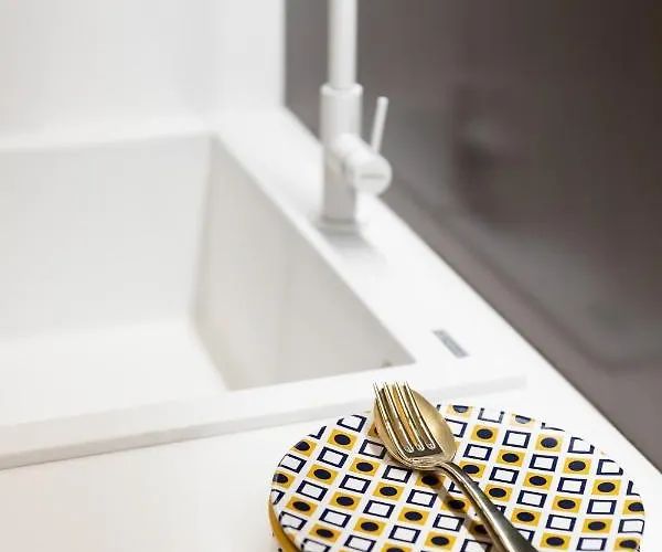 Hostmate - - Via Birolli * Milão