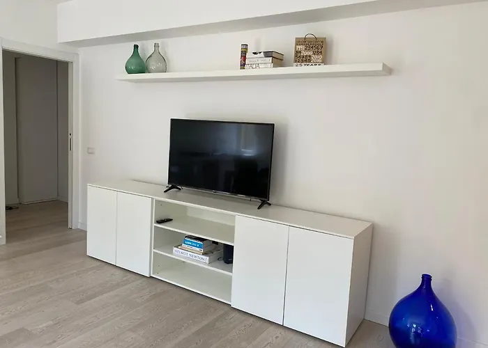 Bright & Spacious Near Navigli - Ponti Milán