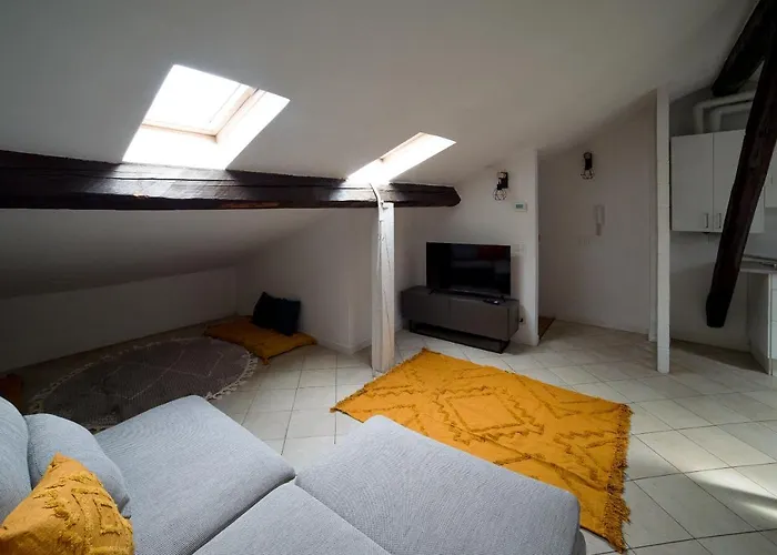 Hbhall Navigli 30 Milán