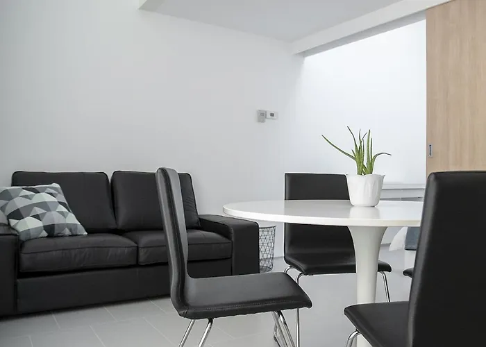 Brand New Ortiquattro Apartment *