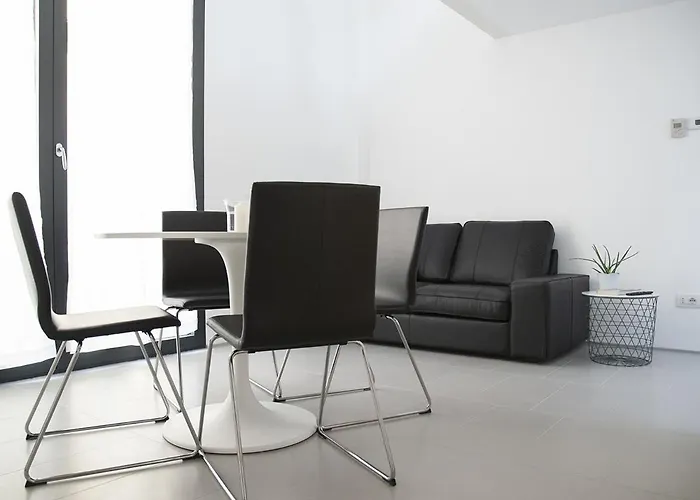 Brand New Ortiquattro Apartment