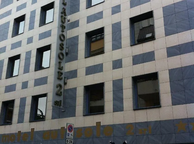 Sechi With Parking 3* Milánó