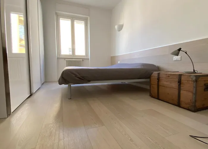 Bright & Spacious Near Navigli - Ponti Apartmán