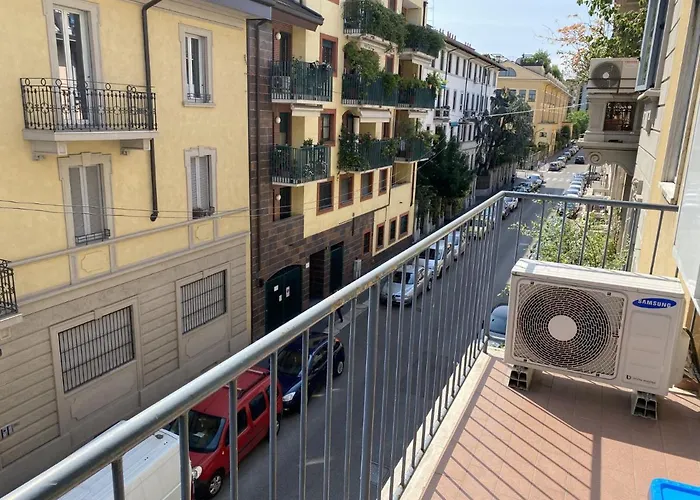 Bright & Spacious Near Navigli - Ponti Apartmán