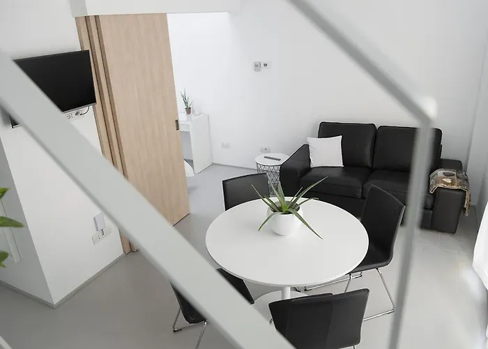Brand New Ortiquattro Apartment