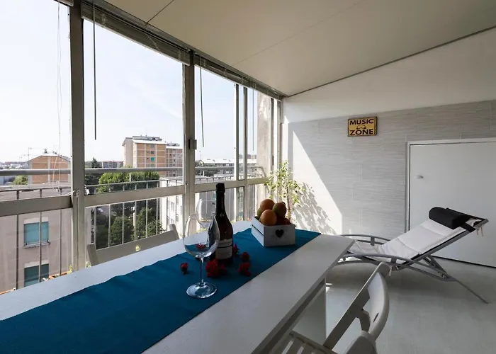 La Veranda - Bright Floor With Views Of The Madonnina アパート