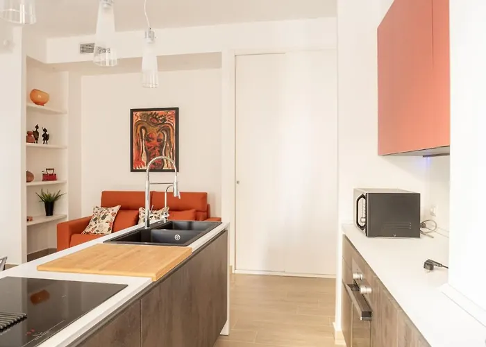 The Rent - Beautiful Two-bedroom Close To Cinque Giornate Square Apartment *